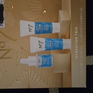 No7 Lmtd Edition Hydration Trio day and night gel w 2%hyaluronic acid serum Hp🔥